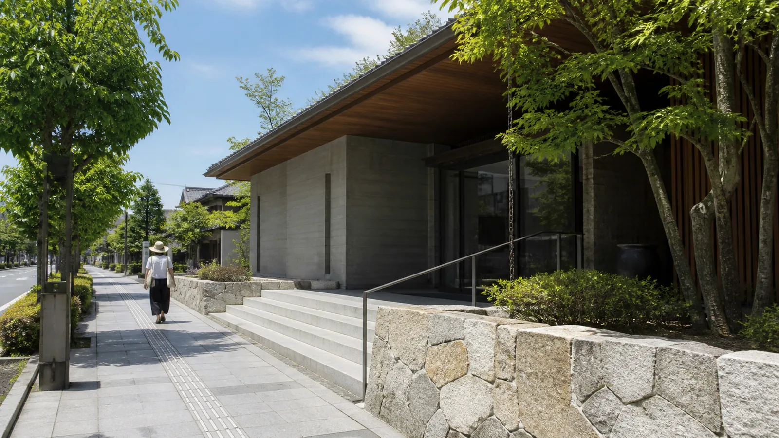 松本の城下町にある現代的な博物館へ歩く旅行者の編集イメージ